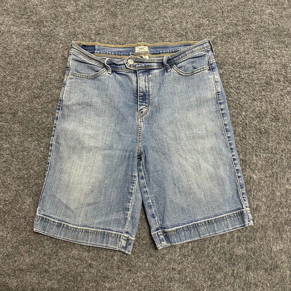 Levi's Shorts Womens Size 30 Blue Denim Bermuda Light Wash Mid Rise 529 Stain